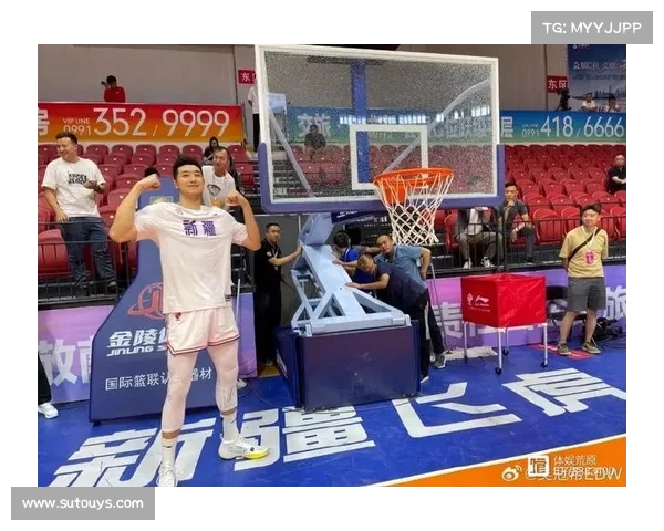CBA夏季转会市场掀起热潮 某球员转会费突破亿元大关 CBA夏季转会市场掀起热潮 某球员转会费突破亿元大关
